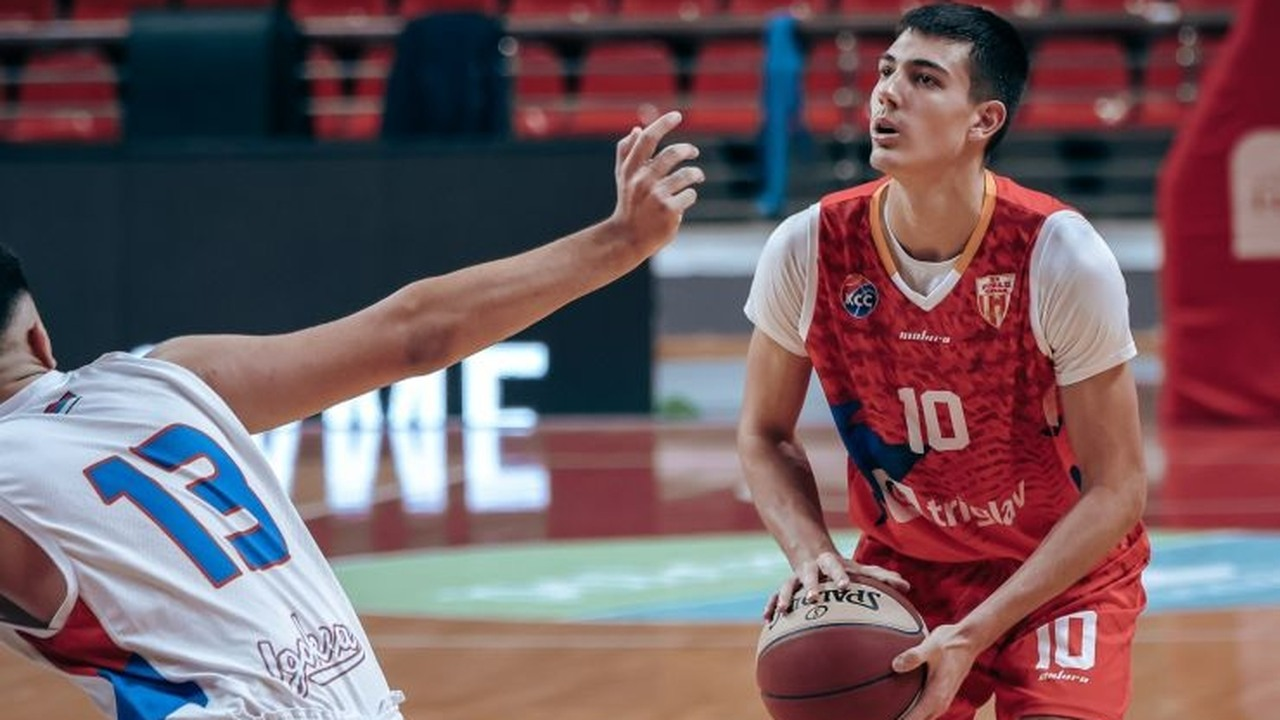 Aleksandar Krunić potpisao prvi profesionalni ugovor sa Borcem
