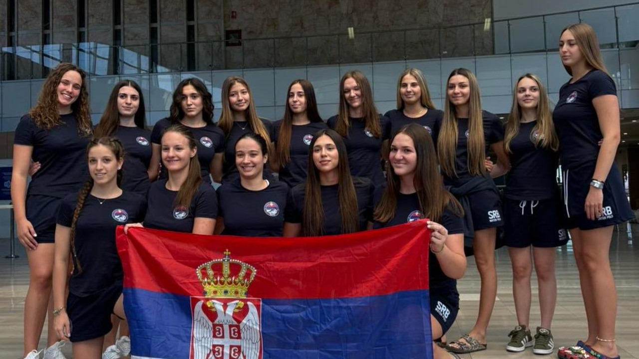 Vaterpolistkinje Srbije do 20 godina otputovale na Evropsko prvenstvo u Portugal