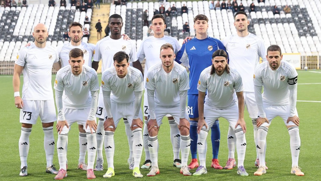 Mladi Aleksandar Kolarov potpisao prvi profesionalni ugovor